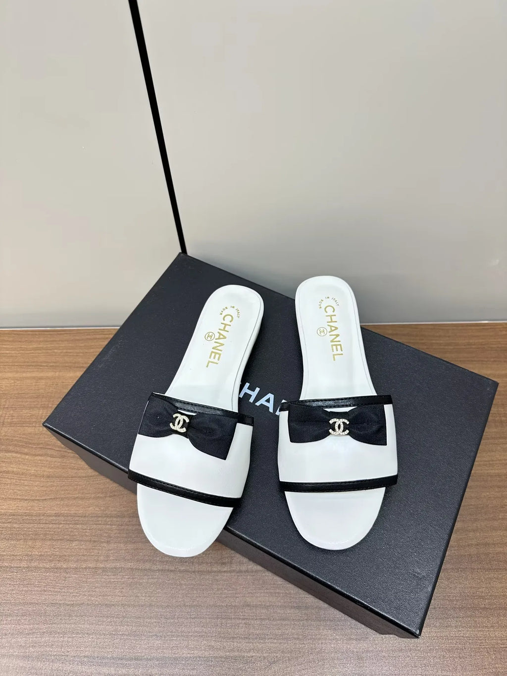 Women Slippers R340798