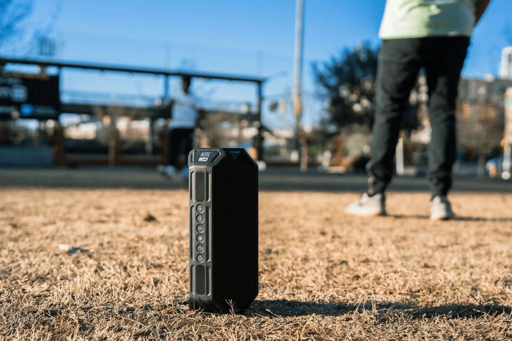 Everythingproof Portable Bluetooth Speaker with LED Lights, Black M615