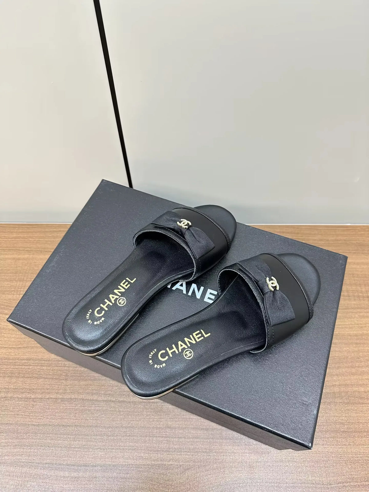 Women Slippers R340798