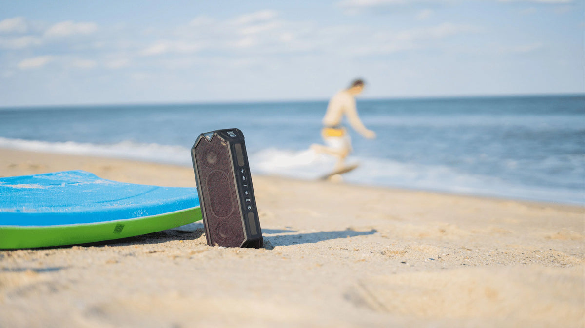 Everythingproof Portable Bluetooth Speaker with LED Lights, Black M615