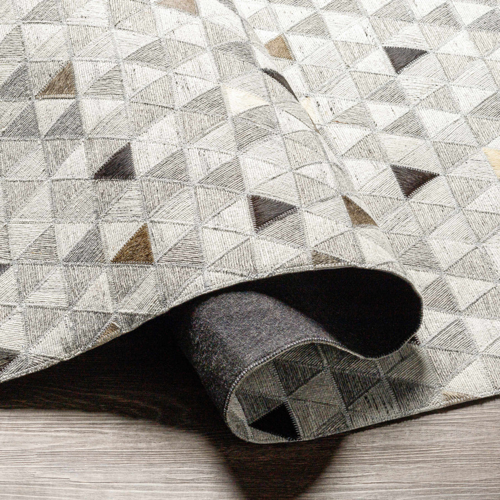 Black Gray Brown 2' x 3' Area Rug Q563424