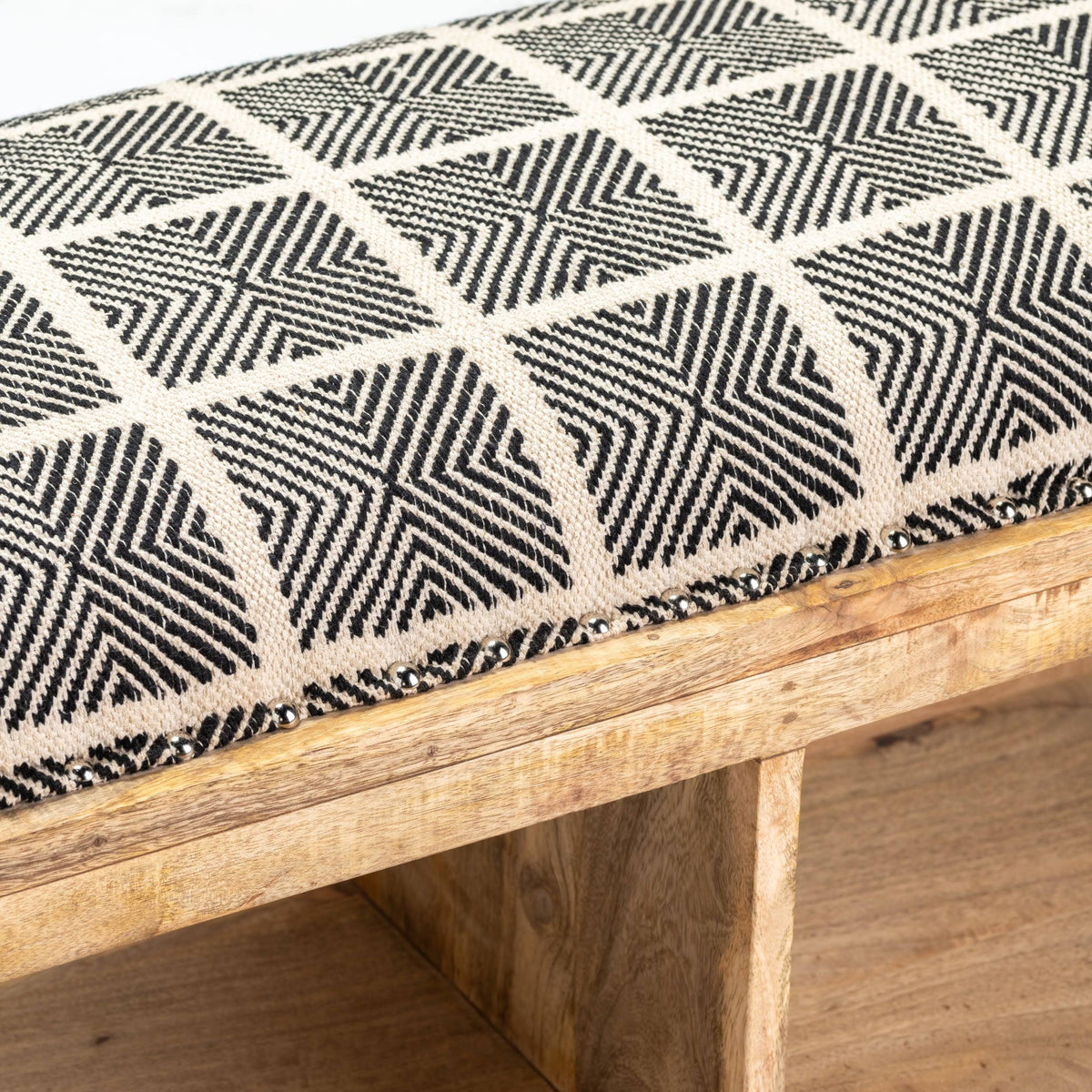 Storage Bench D939