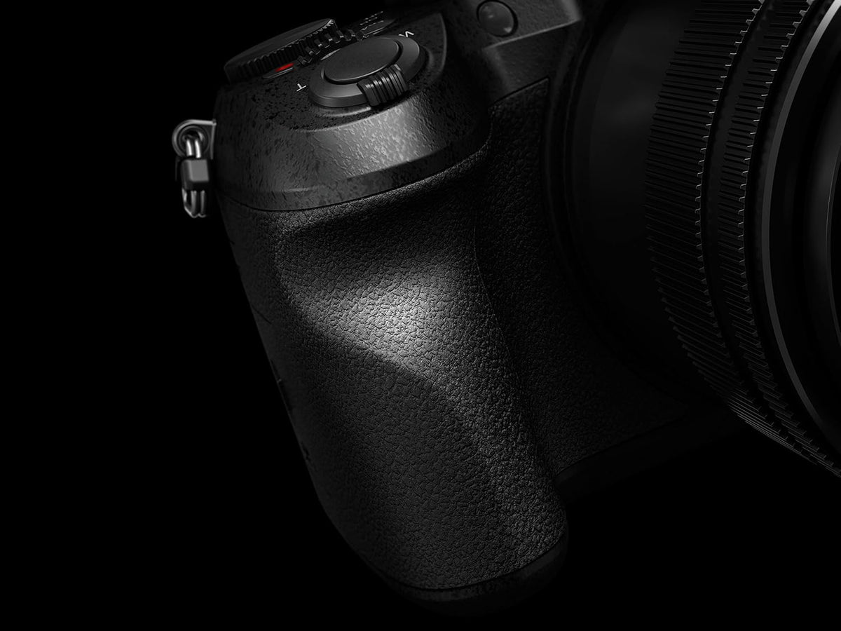 20X LEICA DC VARIO-ELMARIT F2.8-4.5 Lens 21.1 Megapixels 1 Inch Sensor 4K Point and Shoot Camera U555992