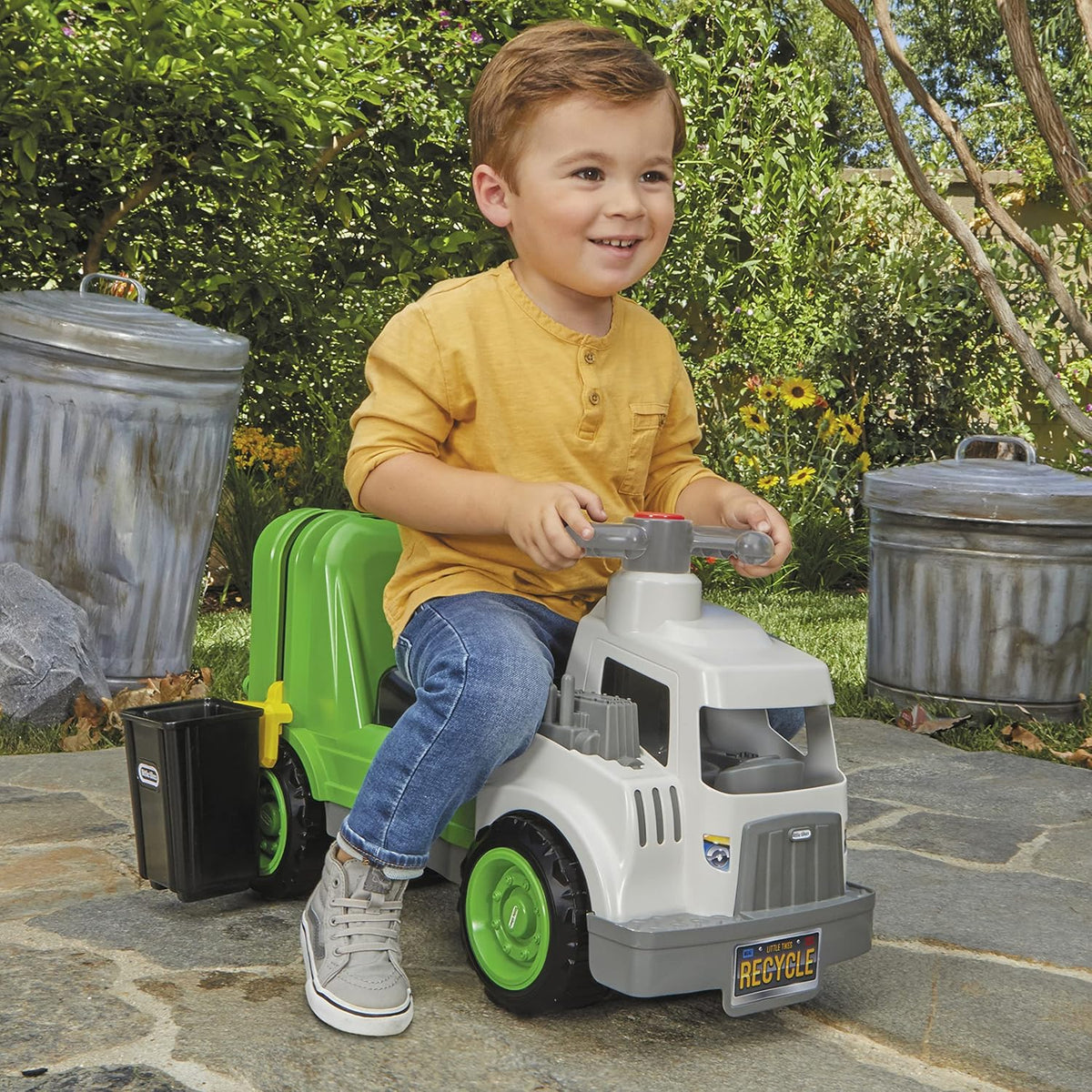 Garbage Truck Ride On with Trash Bin B943976