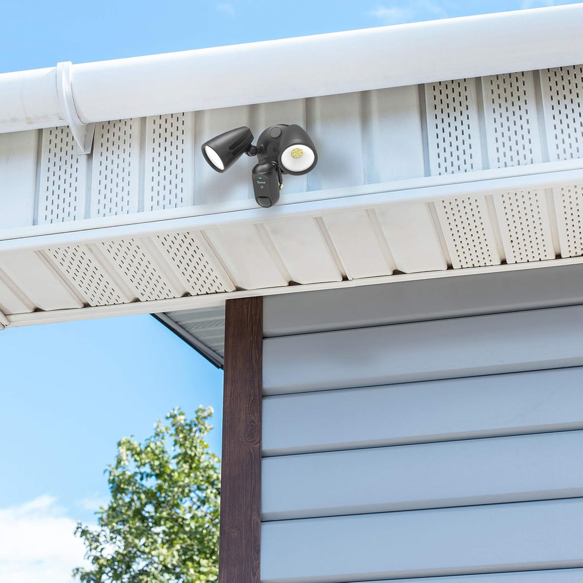 Floodlight Camera Hardwired Motion Sensor Outdoor Light 1080P WiFi IP65 Waterproof P2208