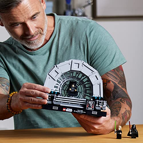 LEGO Star Wars Emperor’s Throne Room Diorama Building Set U762