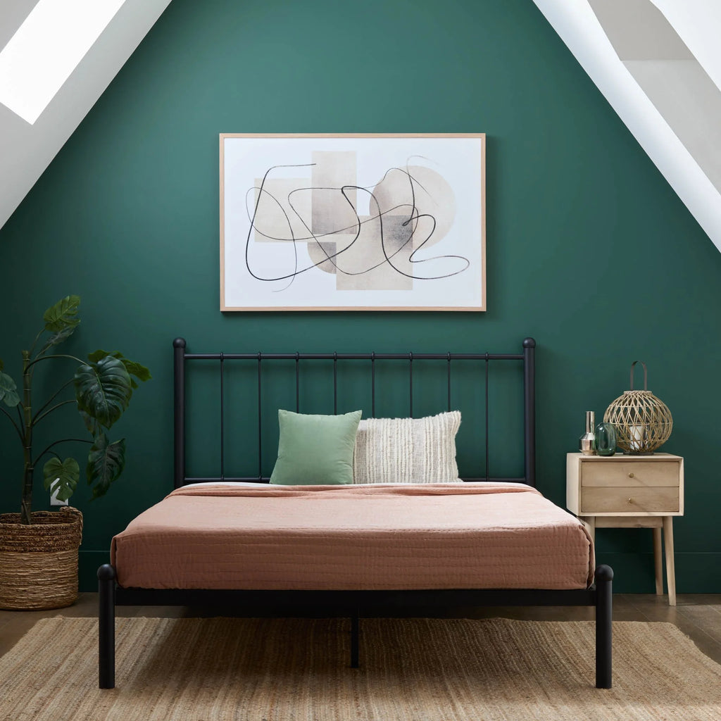 Black Metal Queen Platform Bed S279