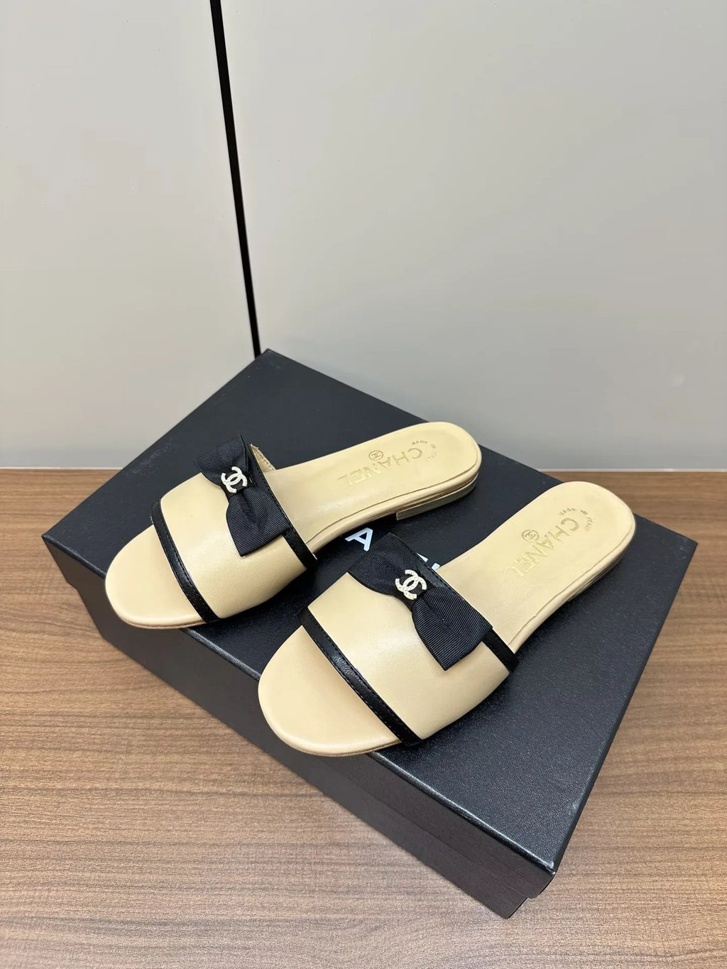 Women Slippers R340798
