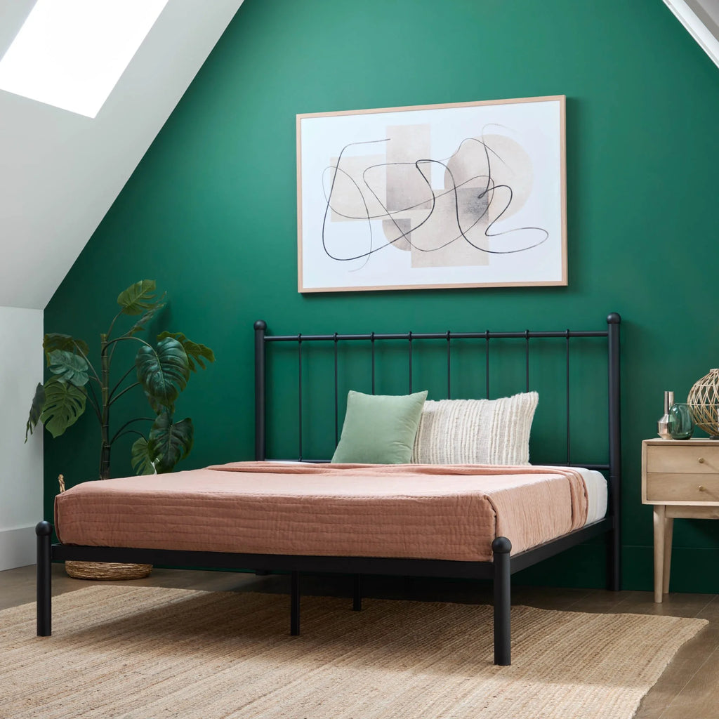 Black Metal Queen Platform Bed S279