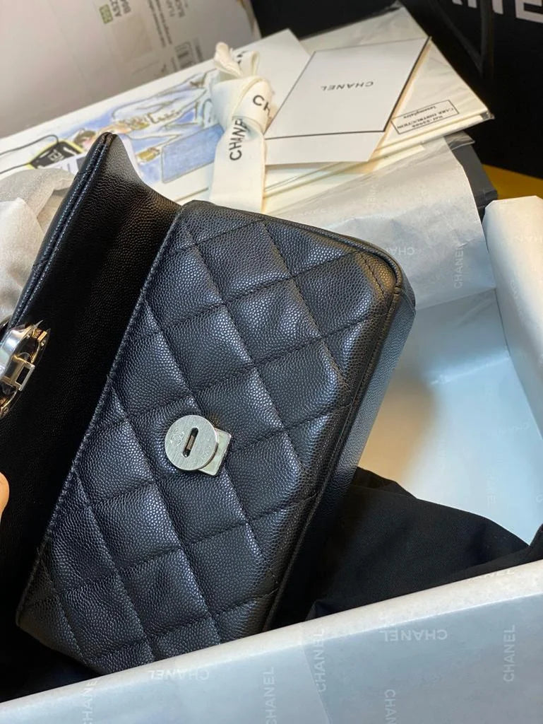 Small Flap Bag Black U764929