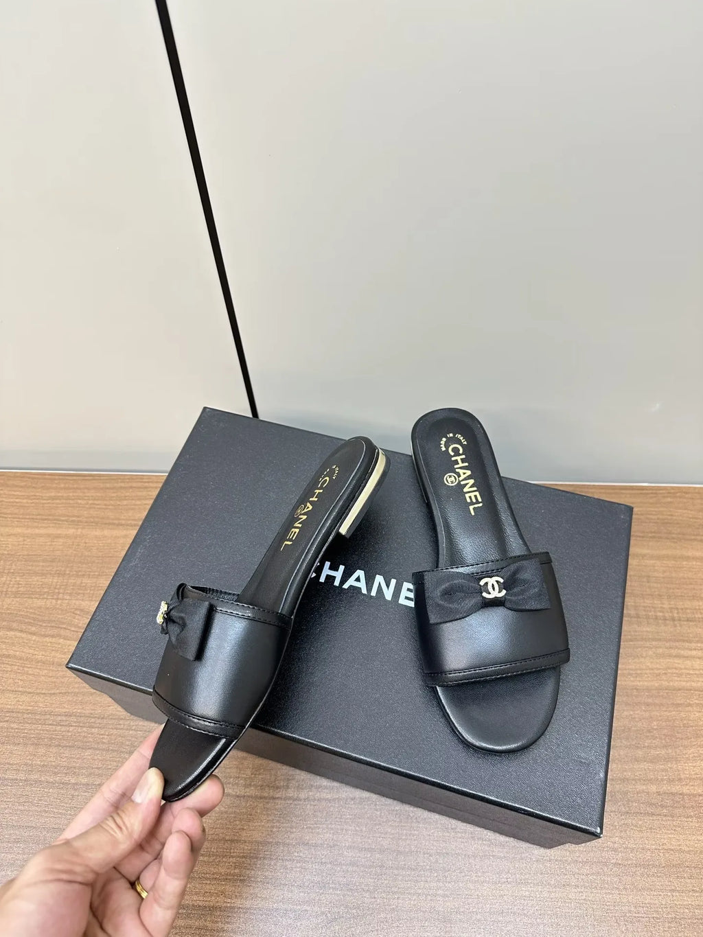 Women Slippers R340798