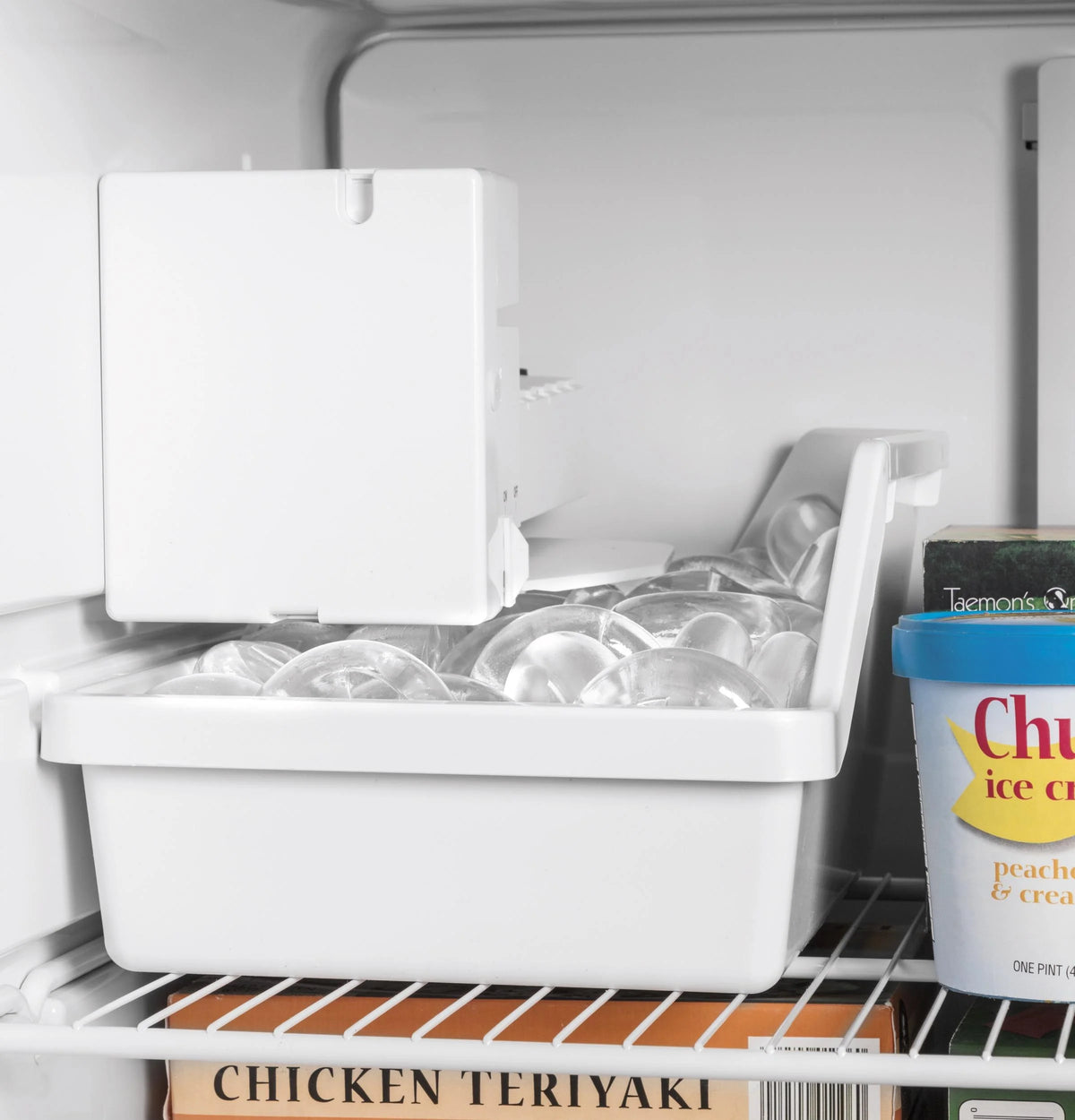 28 Inch 17.5 Cu. Ft. Top Freezer Refrigerator N357432