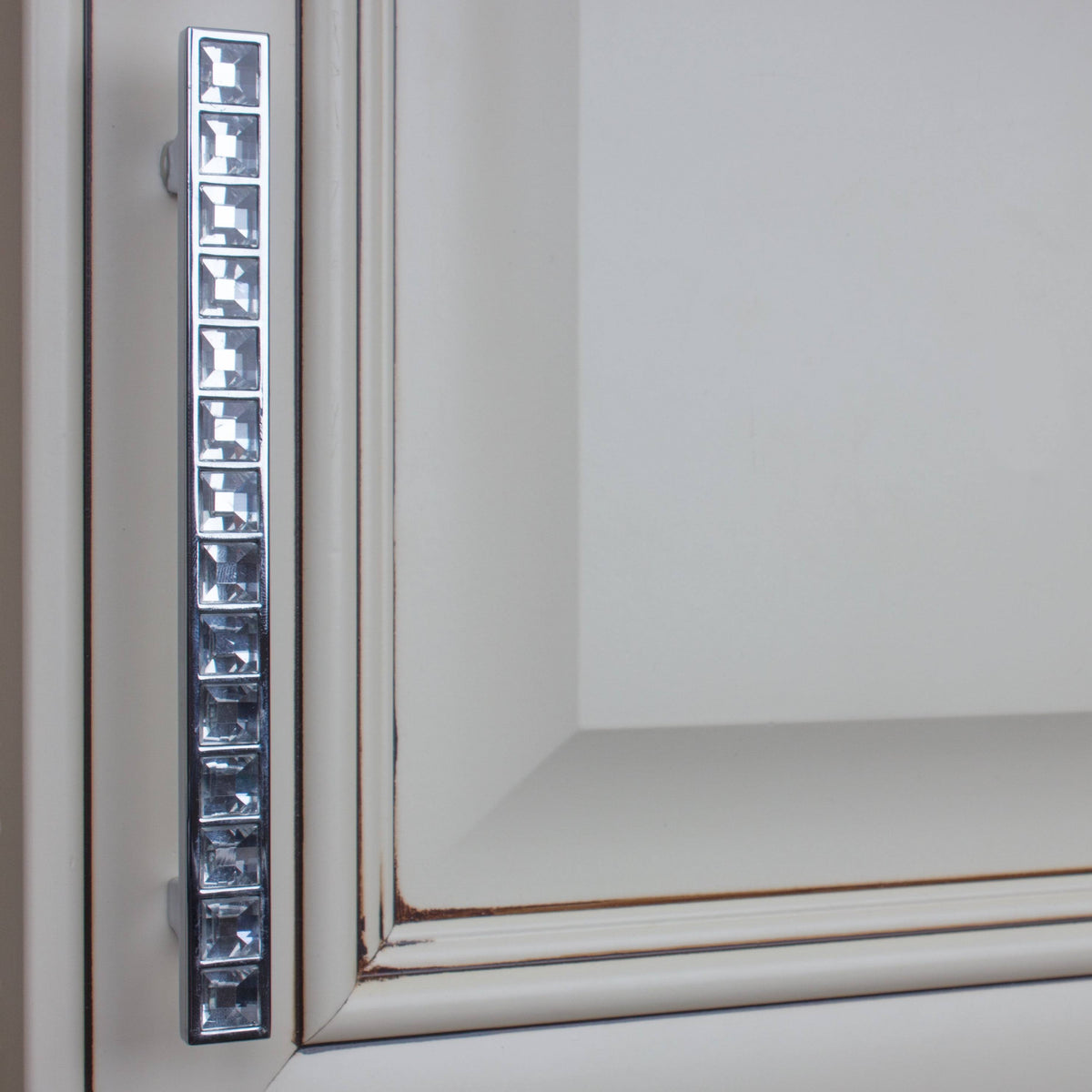 6.75-Inch K9 Crystal Cabinet Pulls with 5-Inch Screw Spacing (Pack of 10 or 25) X968010